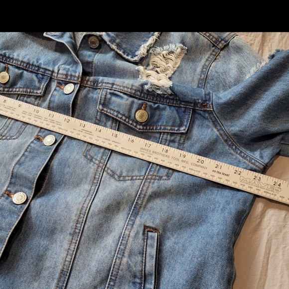 Forever 21 Women SZ 1X Distressed Denim Jacket Boho, festival, casual, pockets - Picture 5 of 6